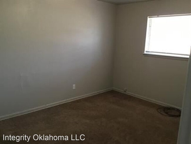 Building Photo - 3 br, 1.5 bath House - 4202 North Wheeler Ave
