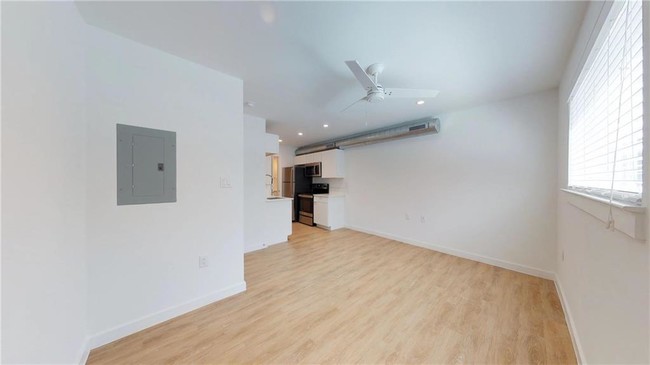Foto del edificio - 4503 Cedar Springs Rd