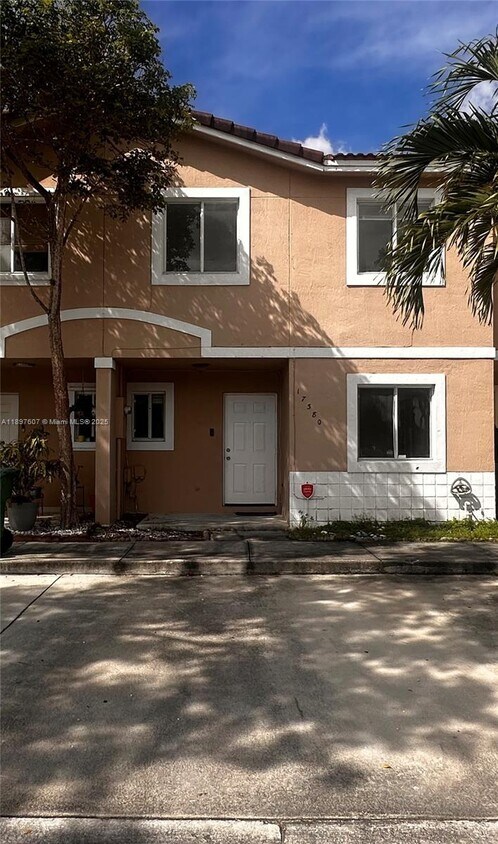 Primary Photo - 17380 SW 140th Ct