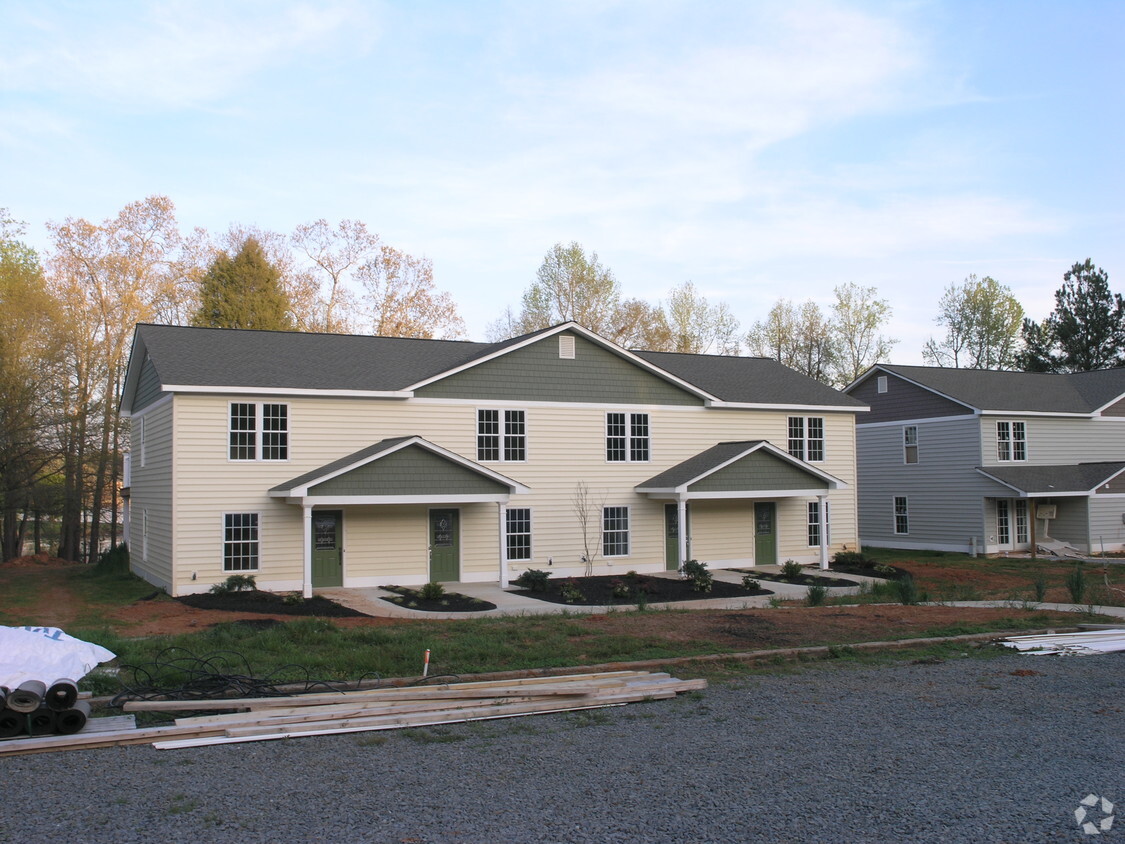 Primary Photo - 22926 Lake Tillery Rd