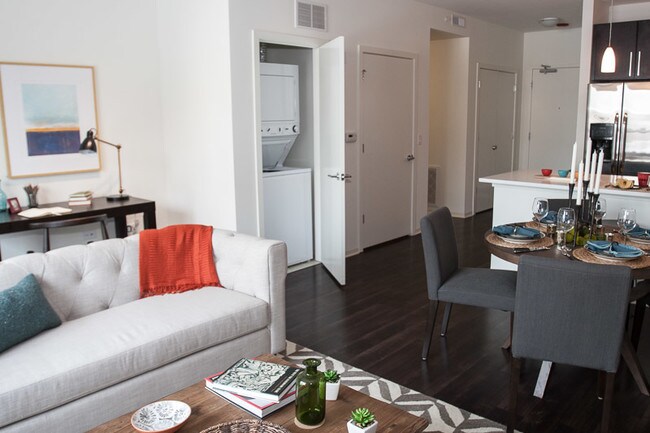 Foto del edificio - 920 W Washington Blvd