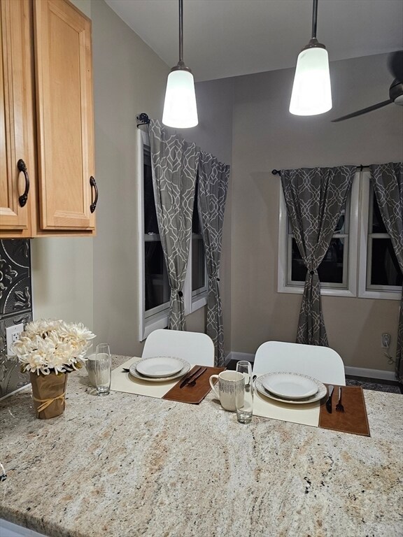 Foto del edificio - 141 Taylor Ave