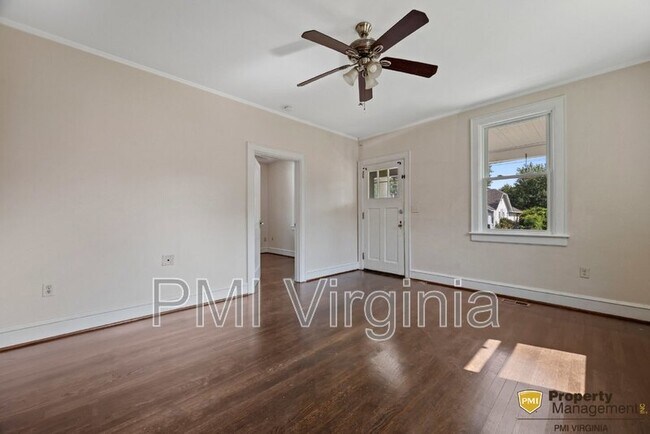 Foto del edificio - 45 W Sherwood Ave