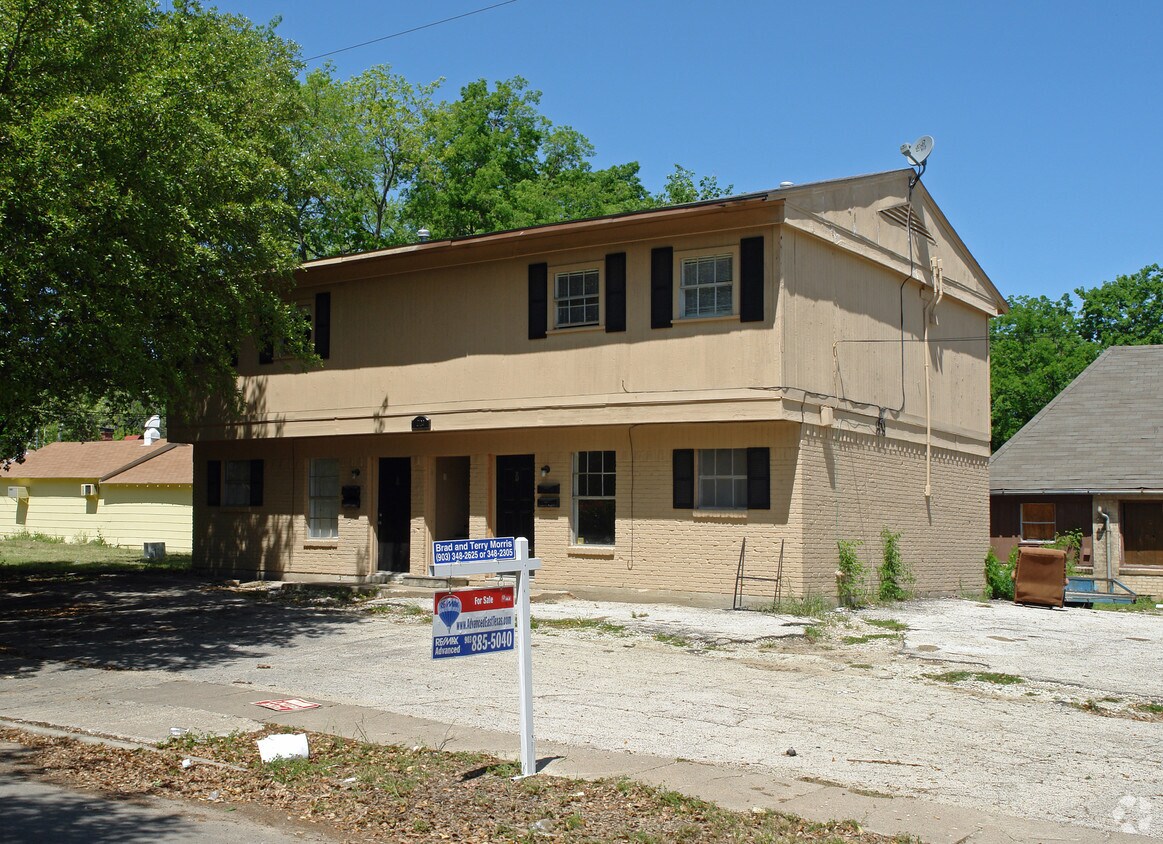 1702 Hunt St, Commerce, TX 75428 Apartments in Commerce, TX