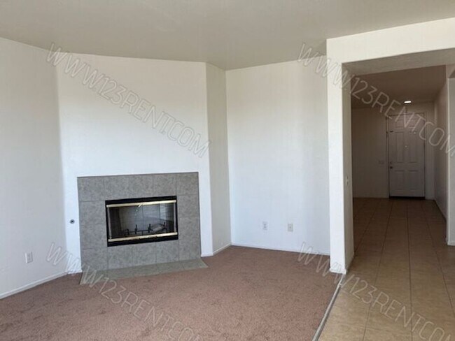 Building Photo - 4BD/ 2BD HOUSE EAST LANCASTER / RECENTLY R...