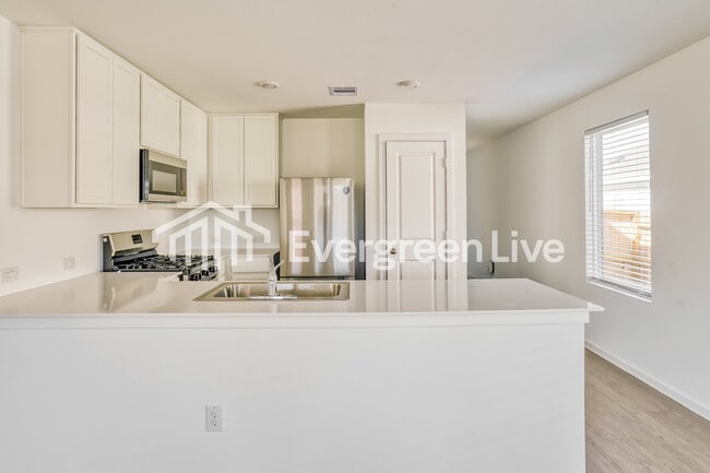 Building Photo - 737 Magnolia Creek Dr