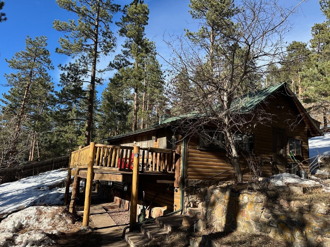 Primary Photo - Two Bedroom Cabin in Indian Hills!