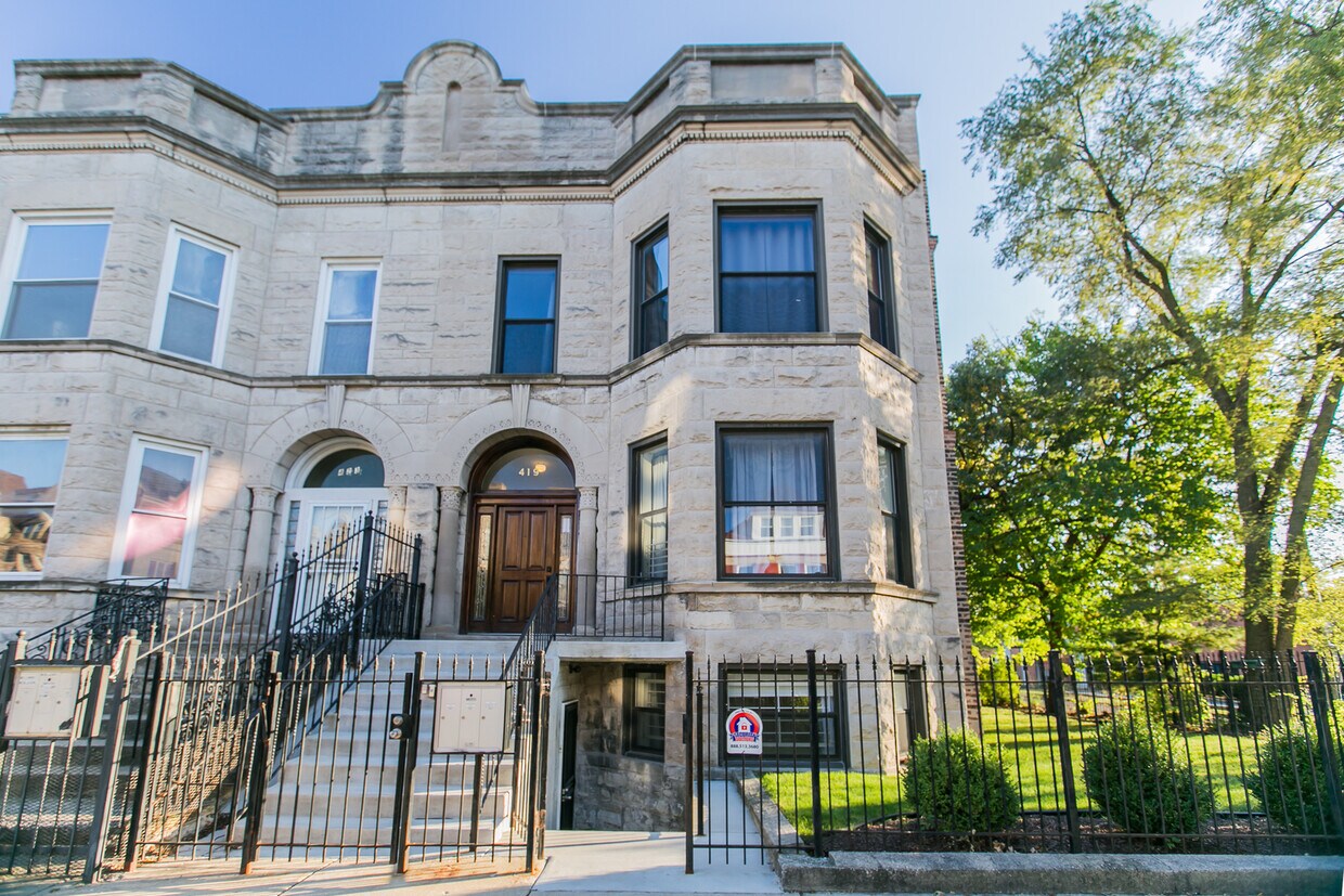 Foto principal - 419 E 46th St