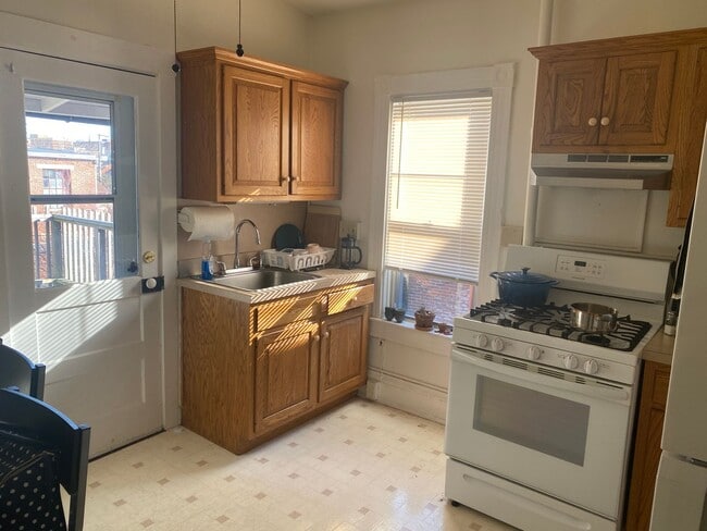 Building Photo - 319 N Charlotte St