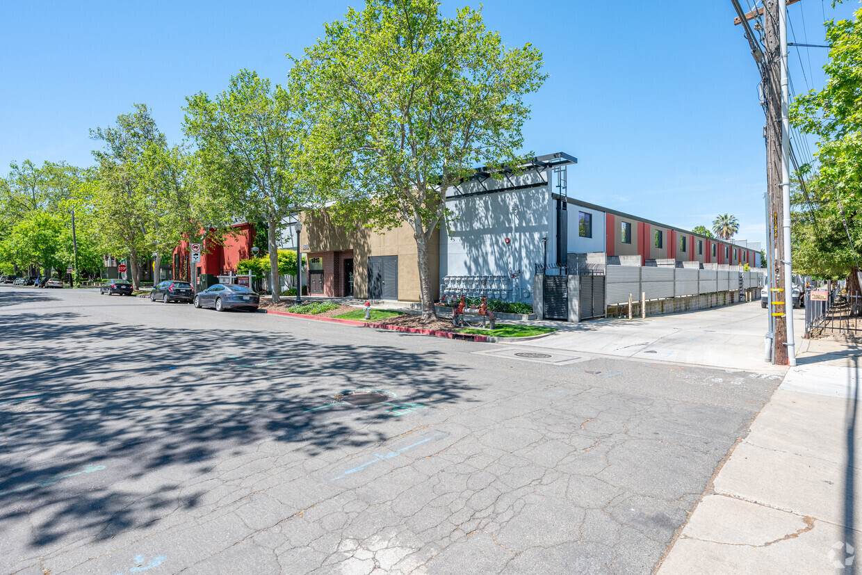 Primary Photo - Whiskey Hill Lofts