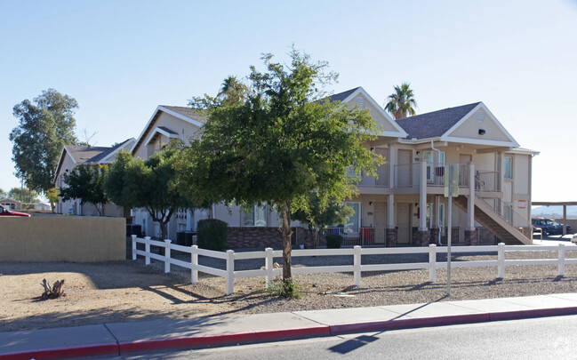 Building Photo - Smoketree