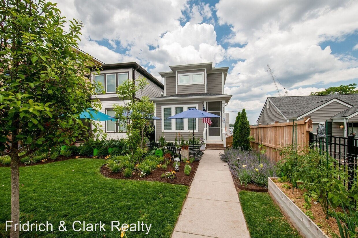 Primary Photo - 4 br, 4 bath House - 608 A Hamilton Ave