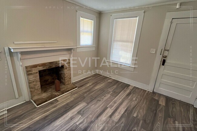 Building Photo - 2 Bedroom/1 Bathroom House in Mobile!
