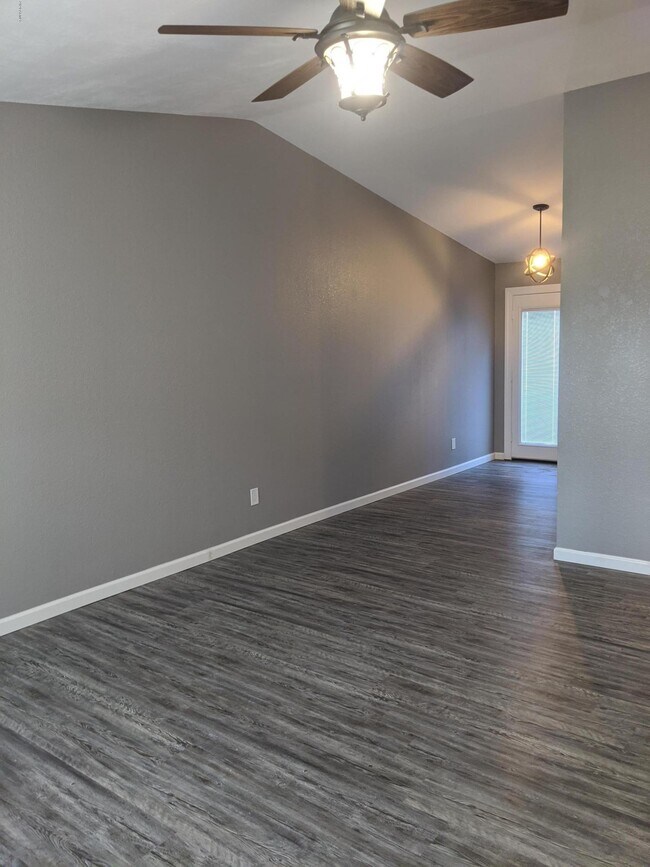 Building Photo - 3351 N 69th Dr