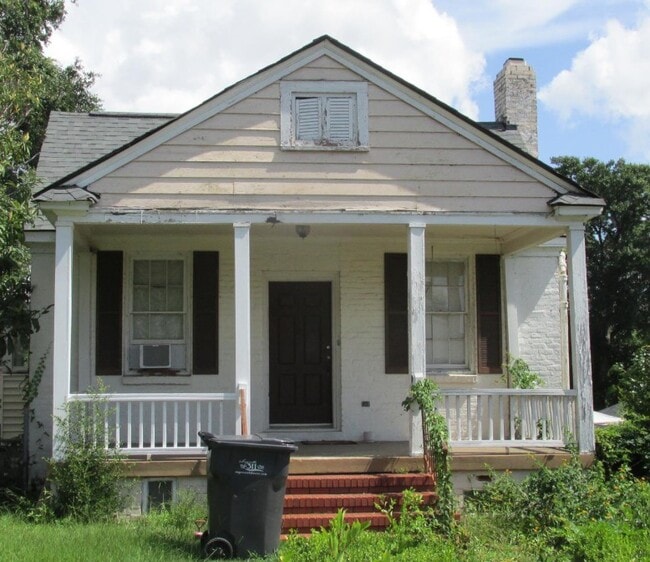 Building Photo - 2157 Richmond Ave