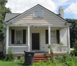 Building Photo - 2157 Richmond Ave