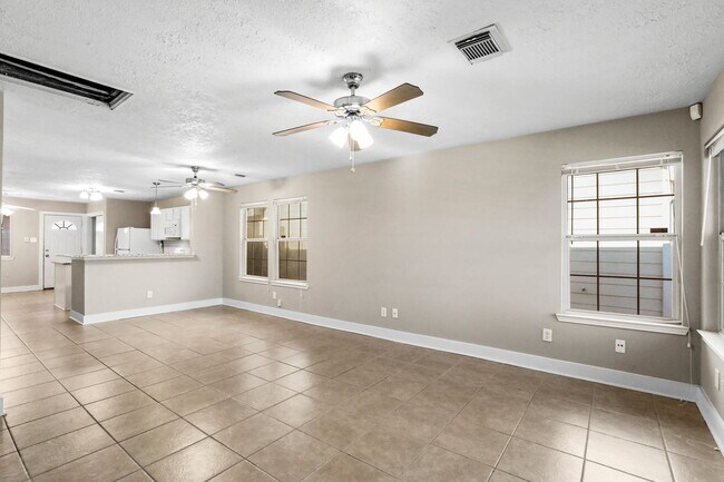 Building Photo - 20967 Young Meadows Way