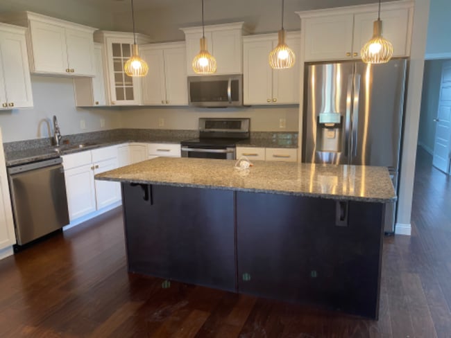 Building Photo - 8683 Pebble Creek Dr