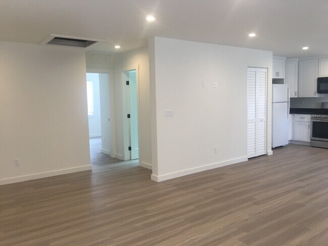 Foto del edificio - 1451-1451-1451-1452 Hornblend St