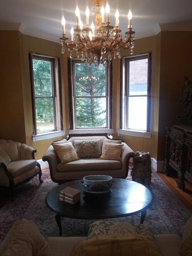 reading room - 523 Overdale Rd