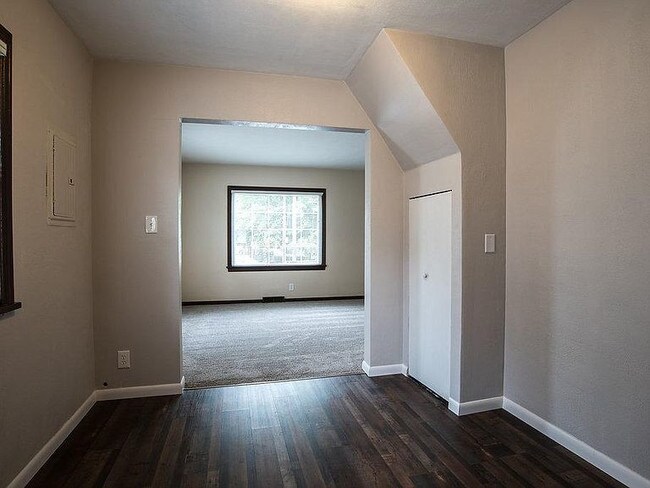 Building Photo - 2417 Triplett