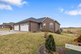 Building Photo - 145 Summerfield Way