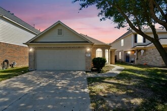 Building Photo - 14730 Fir Knoll Way