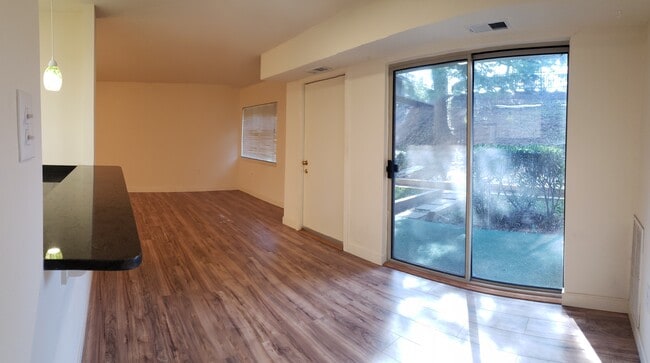Dinning|Living areas - 12203 Braxfield Ct