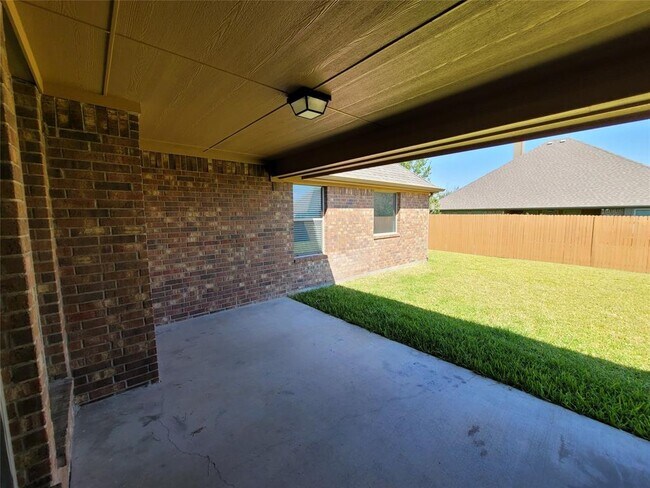 Building Photo - 104 Whitetail Dr