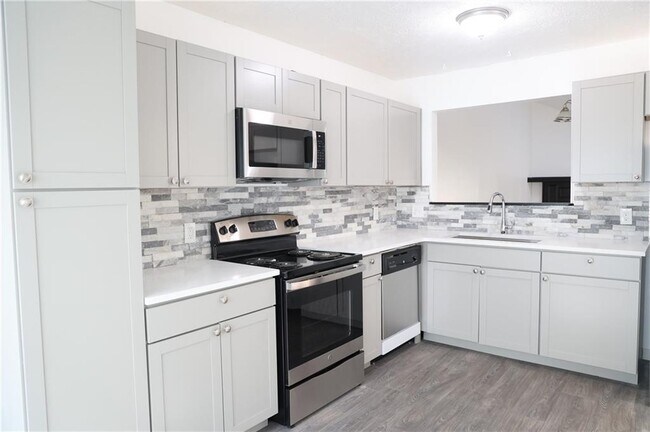 Foto del edificio - 5143 Farm Pl Dr NE