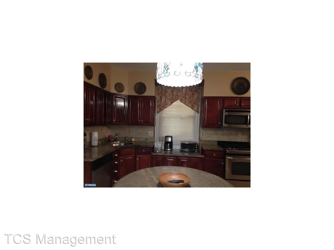 Primary Photo - 6394 Drexel Rd
