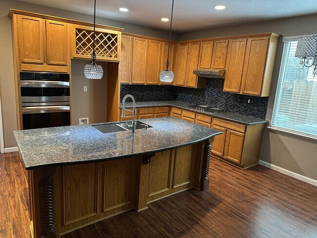 Building Photo - 5505 Claudied Way