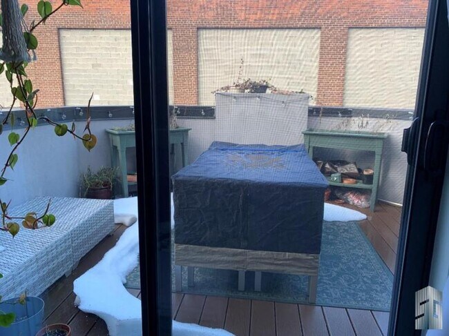 Foto del edificio - 2 bedroom in BROOKLYN NY 11216
