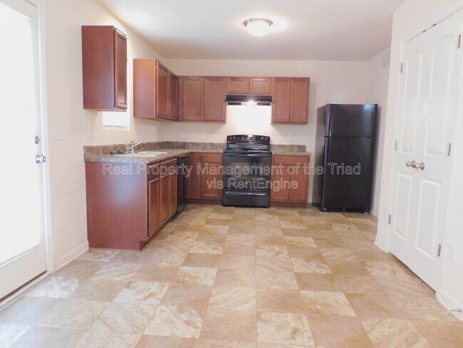 Foto del edificio - 301 Hidden Timber Ln