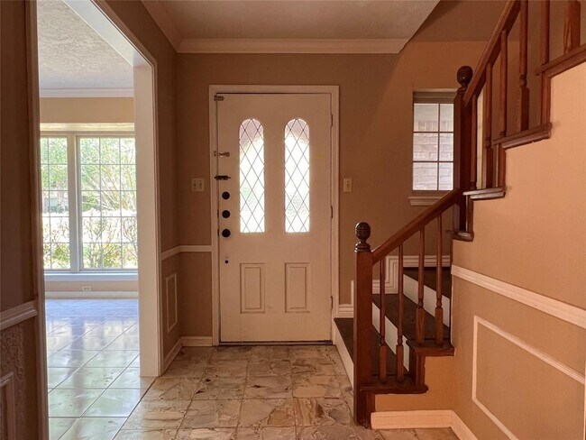 Foto del edificio - 8210 Hollyleaf Dr
