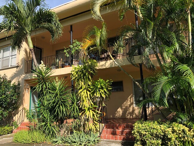 Foto del edificio - 9110 W Bay Harbor Dr