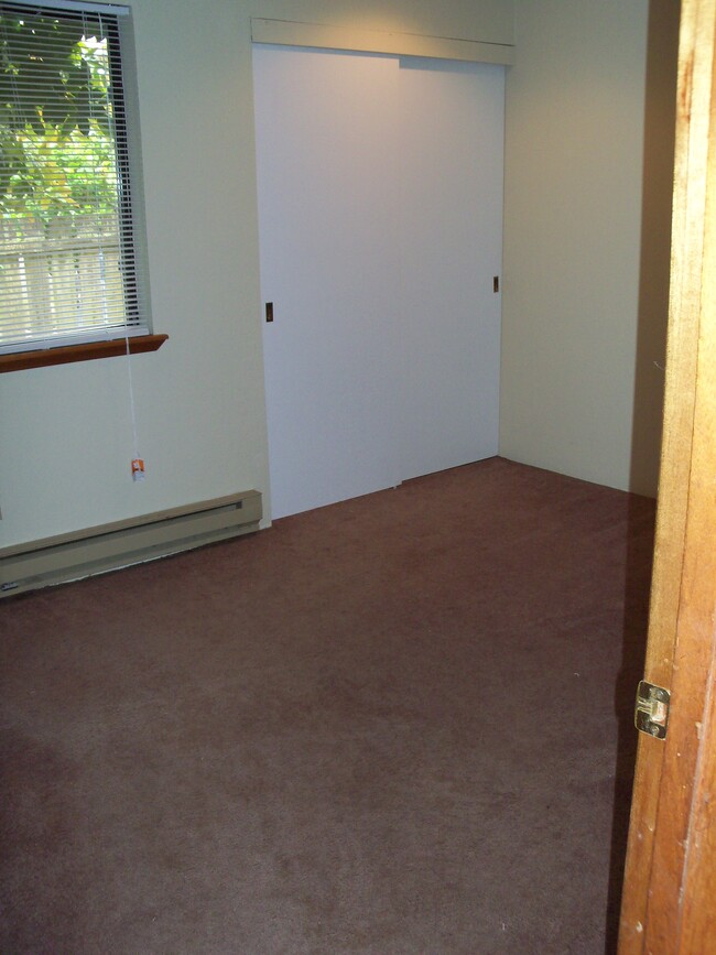 Building Photo - 1329 Puget St