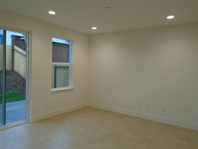 Building Photo - Brand New Rincon Valley Home