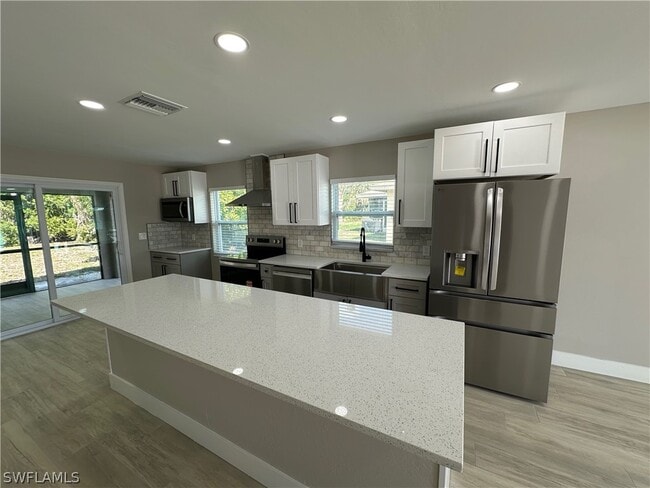 Building Photo - 9165 Seville Rd