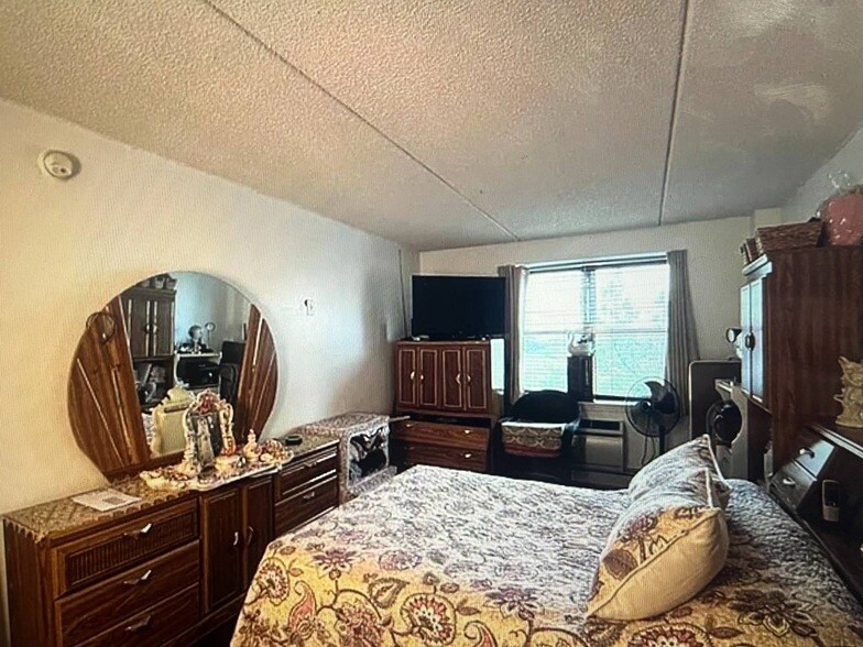 Foto del edificio - 79-14 Rockaway Beach Blvd