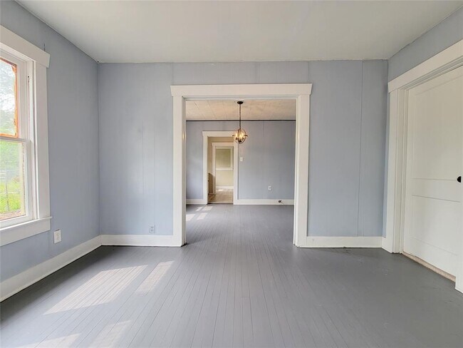 Building Photo - 3406 De Soto St