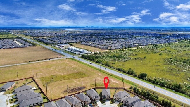 Foto del edificio - 7006 Winterberry Gln Ln