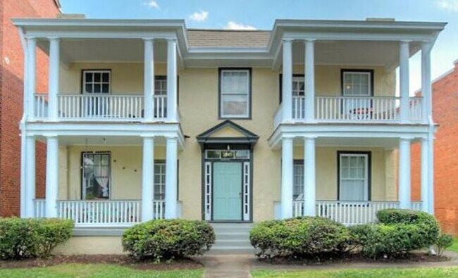 Foto del edificio - 3121 Grove Ave