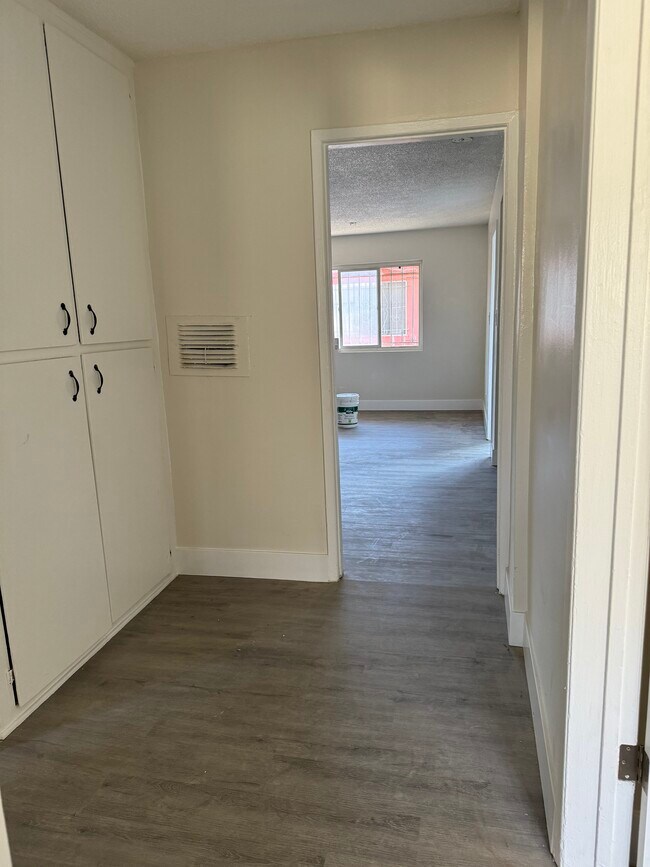 Foto del edificio - 212 N Santa Fe Ave