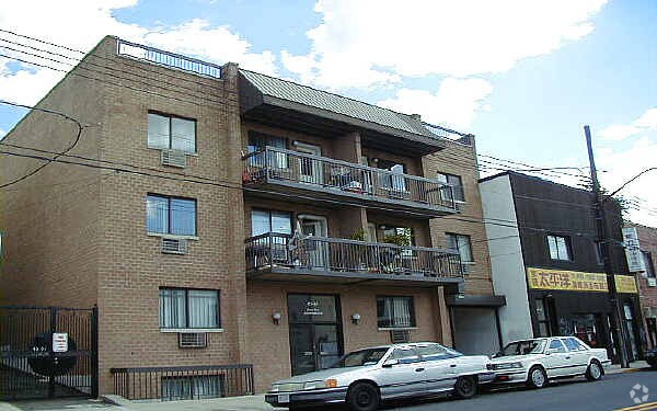 Primary Photo - 4341-4347 162nd St