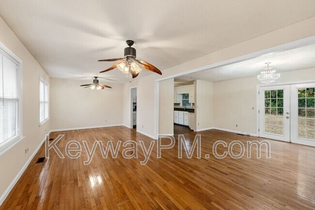 Foto del edificio - 1035 Todd Ave