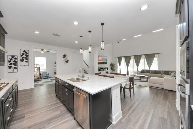 Foto del edificio - 10018 Knollwood Ln