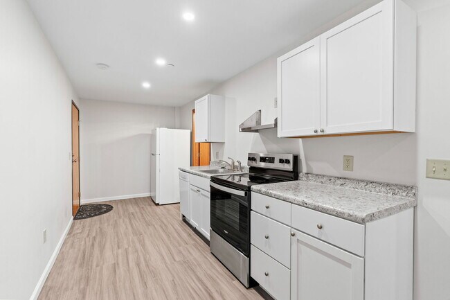 Entrada / Cocina - 3514 Grand Ave S