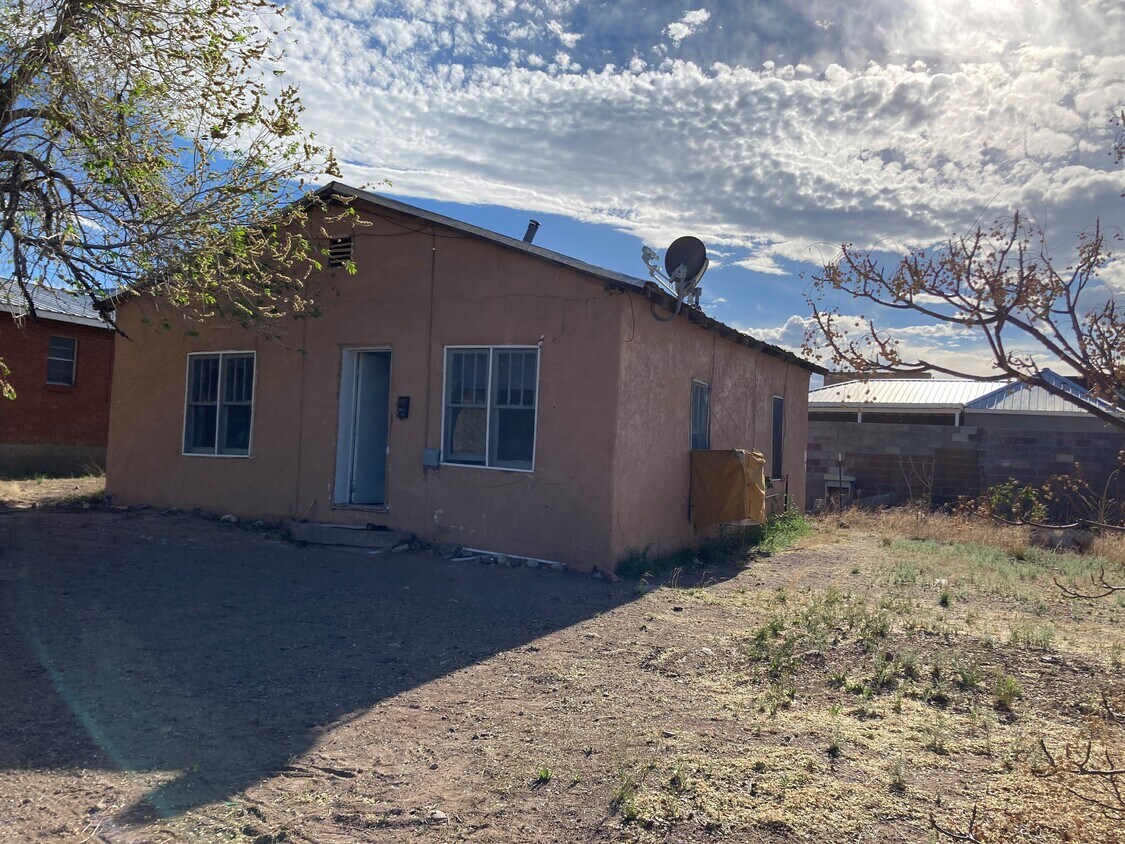 109 Eaton Ave, Socorro, NM 87801 House Rental in Socorro, NM