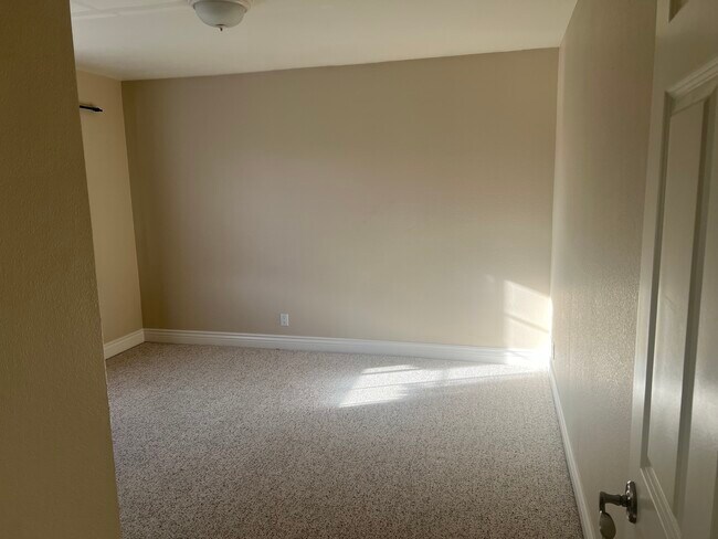 Foto del edificio - 3188 Heather Ridge Dr